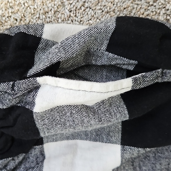 LN Old Navy women's M plaid check pj set - Picture 10 of 10